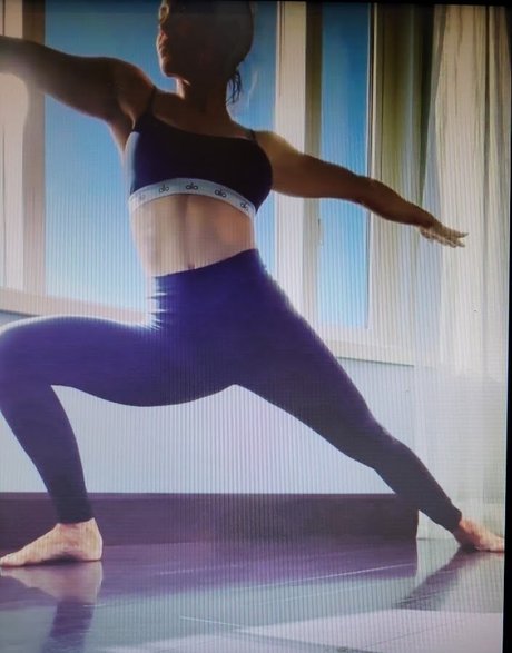 Trish Stratus model high quality image