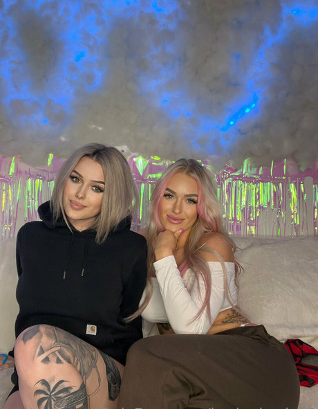 young teen onlyfans art naked photos