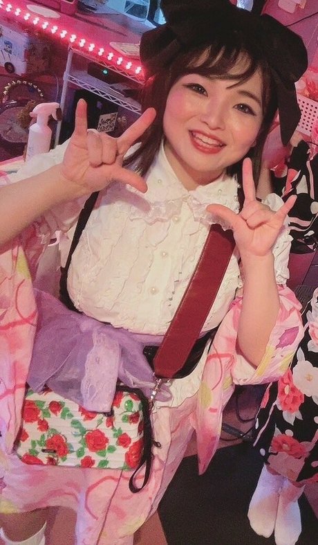 Childish Lina xxx pornstar images