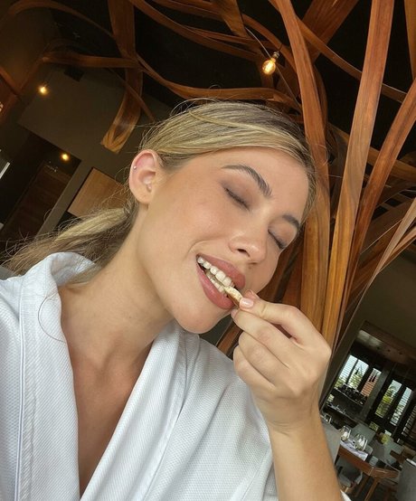 OhMurci model nude photos