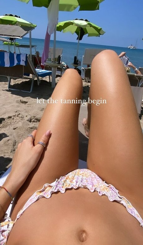 Lies Zhara model nice photo