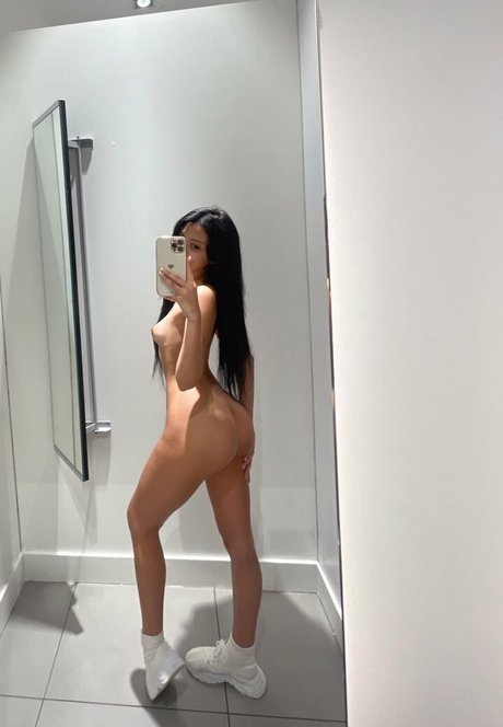 shefoekeeps model high quality pics