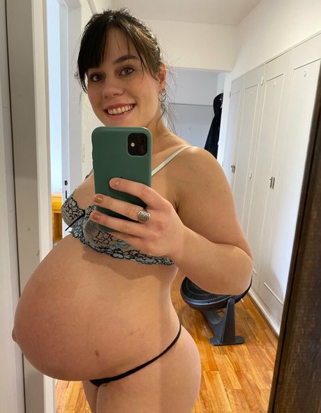 aprilbigass pornstar erotic pictures