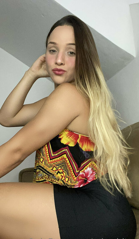 miawhitez hd pornstar image