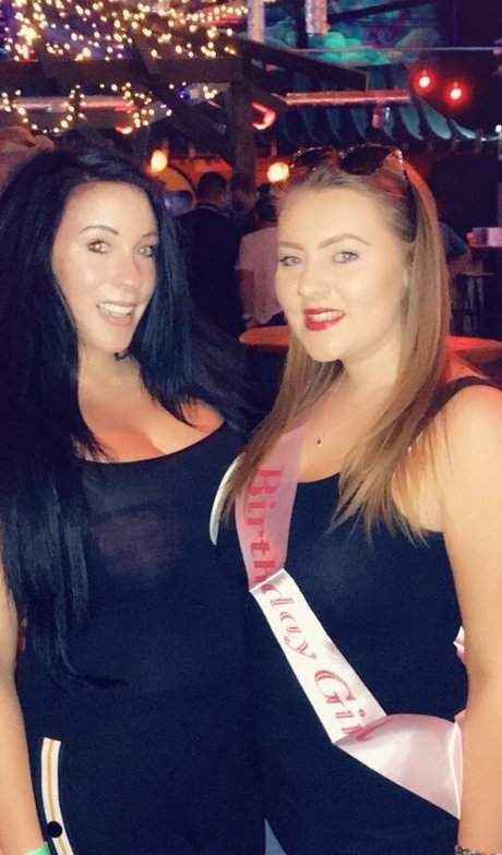 Kelly Louise Sheridan model pretty pics