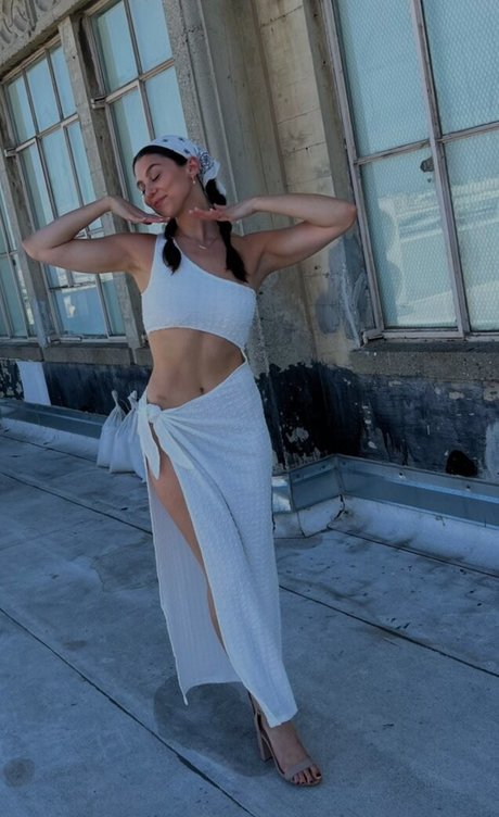 Kira Kosarin star naked gallery