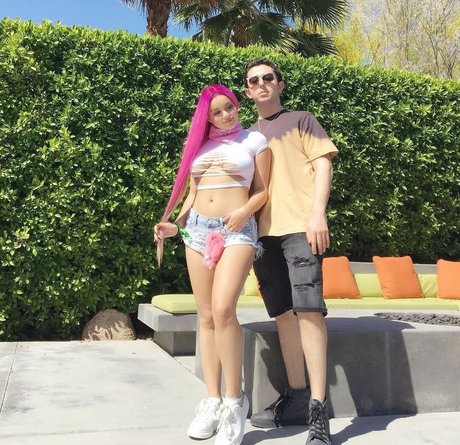 Ariel Winter sex model picture