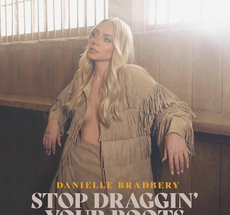 Danielle Bradbery porn star photo