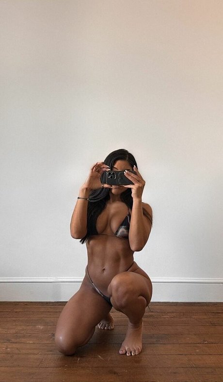 Leah Shutkever star nudes pics