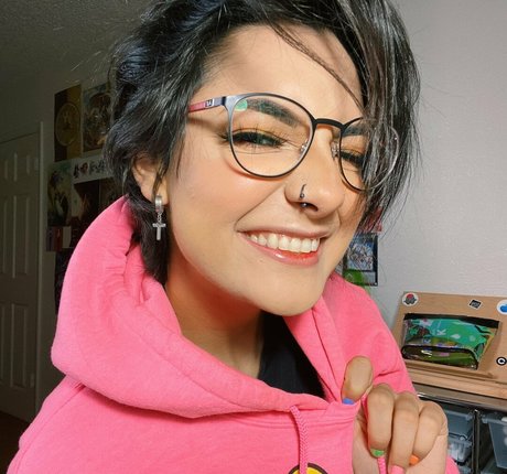 Ohnips exclusive actress pics