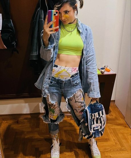 Ohnips model exclusive pics