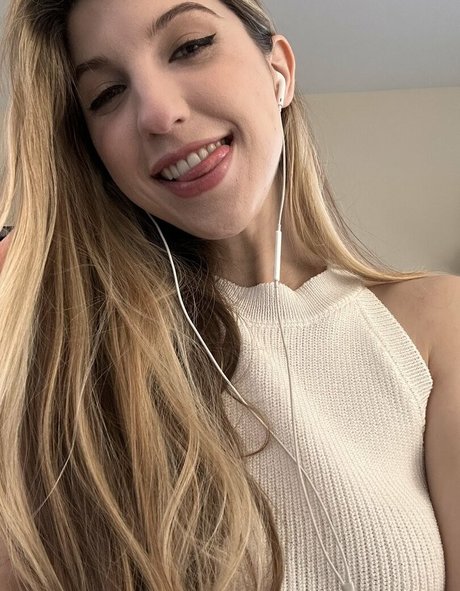 FrivolousFox ASMR nudes model pics