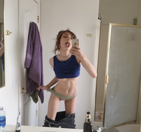 docilemoth nudes pornstar gallery