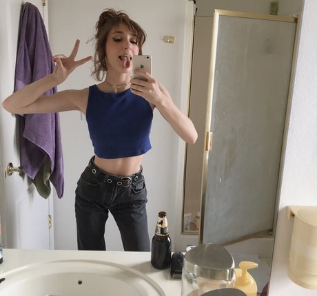 docilemoth sex star galleries