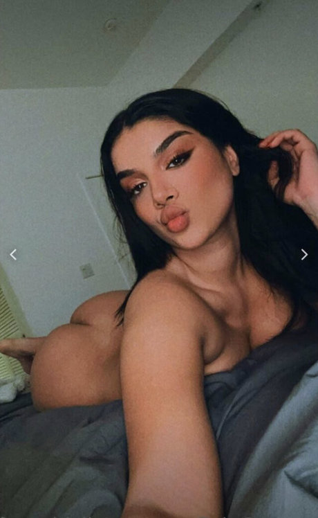 Alishba Sheikh hot star image