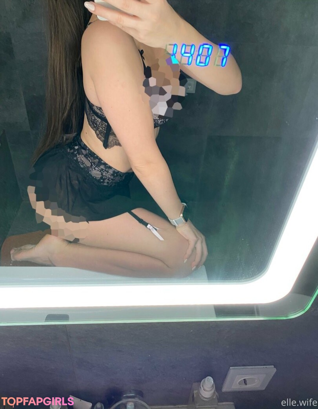 letsplaywife exclusive star img