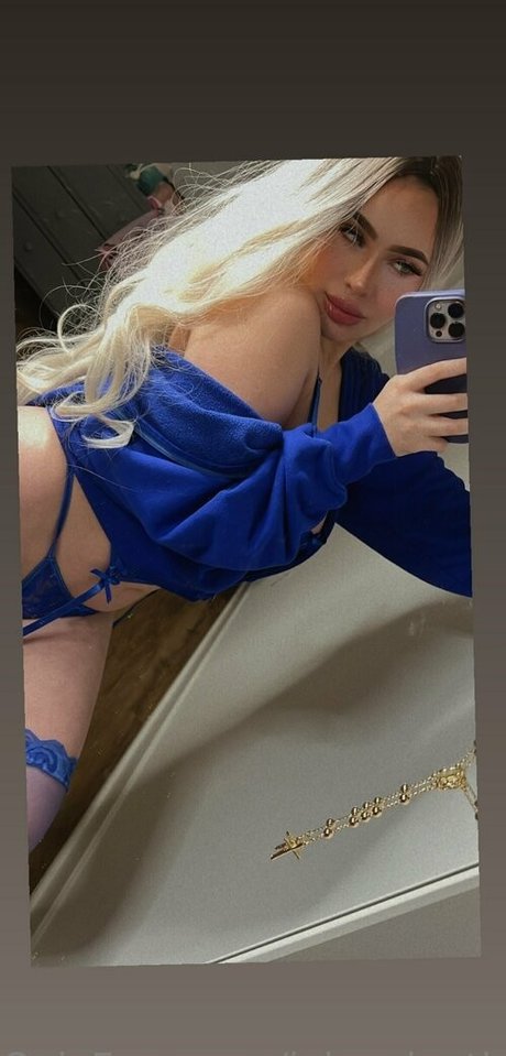 valentinee xo sexy pornstar pictures