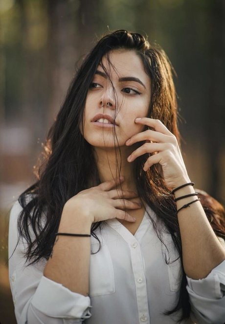 Luna Bloom sex model archive