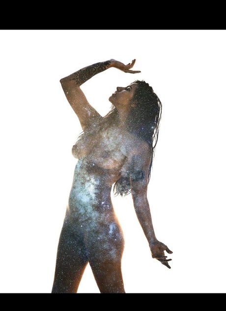 Luna Bloom star high quality image