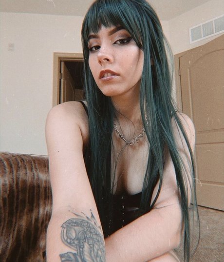 Luna Bloom hd pornstar archive