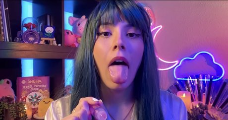 Luna Bloom sex star pictures