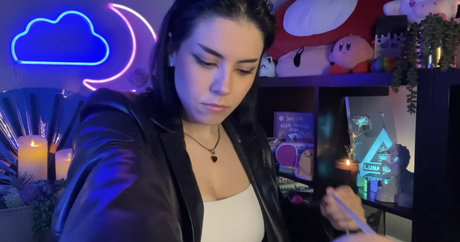 Luna Bloom sex pornstar image