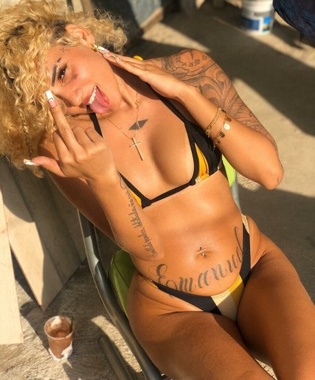 Nabrisa model naked photos