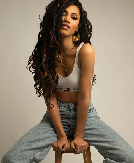 Vick Hope star top photos