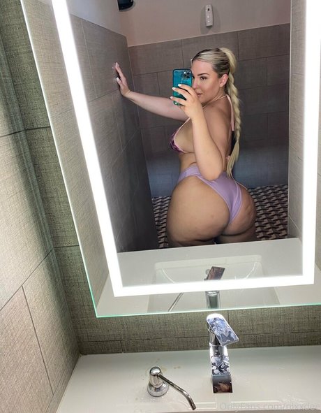 Nixxdee xxx pornstar photo