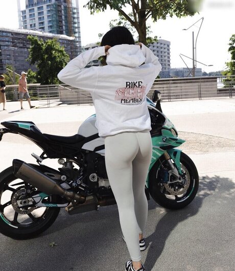 Anica Zimmermann pornstar nude photo