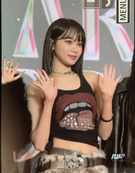 Kim Chaewon model nice images