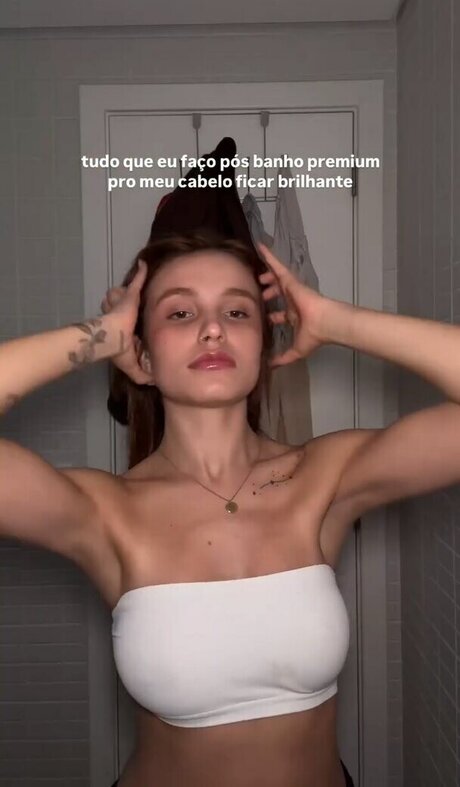 Liv Resenhas naked star photo