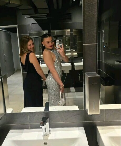 Emma Malewski nudes model photos