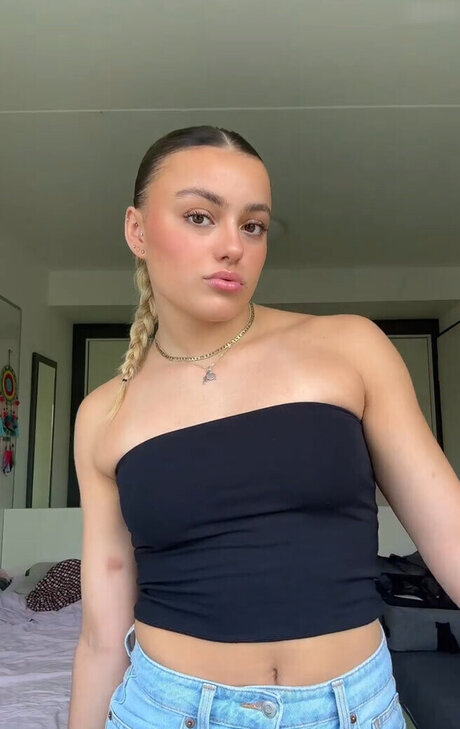 Emma Malewski thumbnail