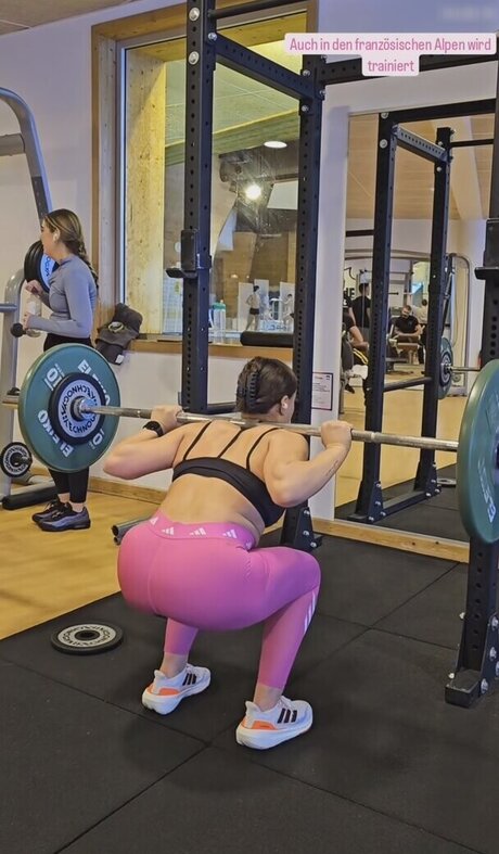 Emma Malewski nude actress img