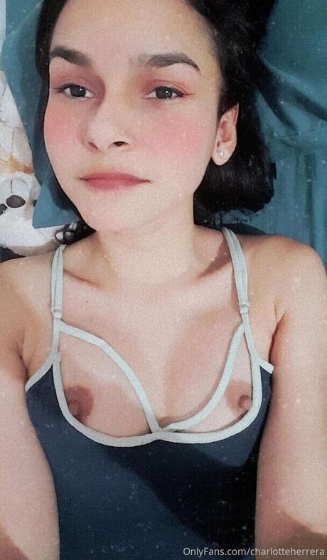 SoyNaiah beautiful model image