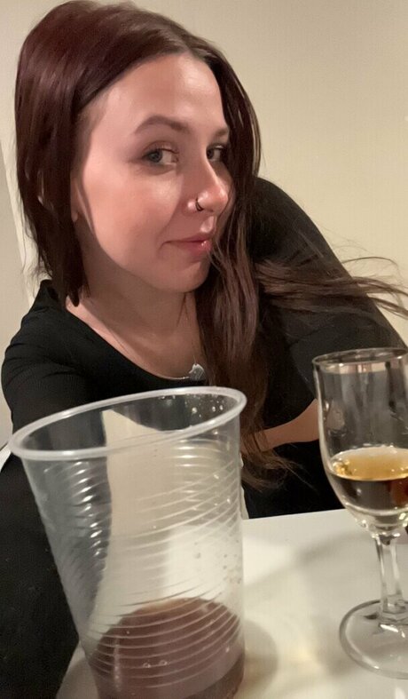 Lilyrainxoxo pornstar nude pic