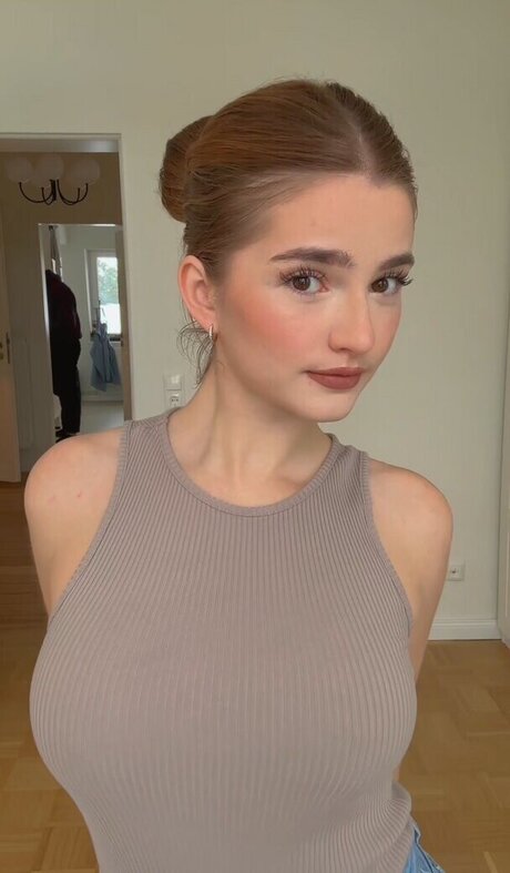 Julia Schulze xxx pornstar archive