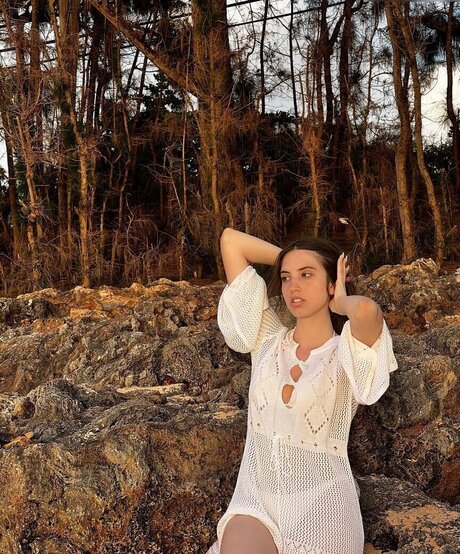 Yonca model pretty photo