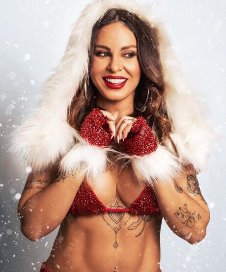 Alinne Rosa star beautiful pics