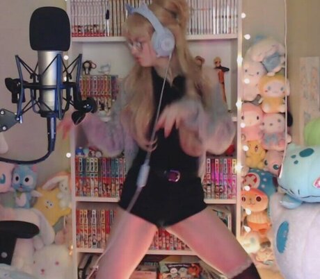 Skymi chan erotic model galleries