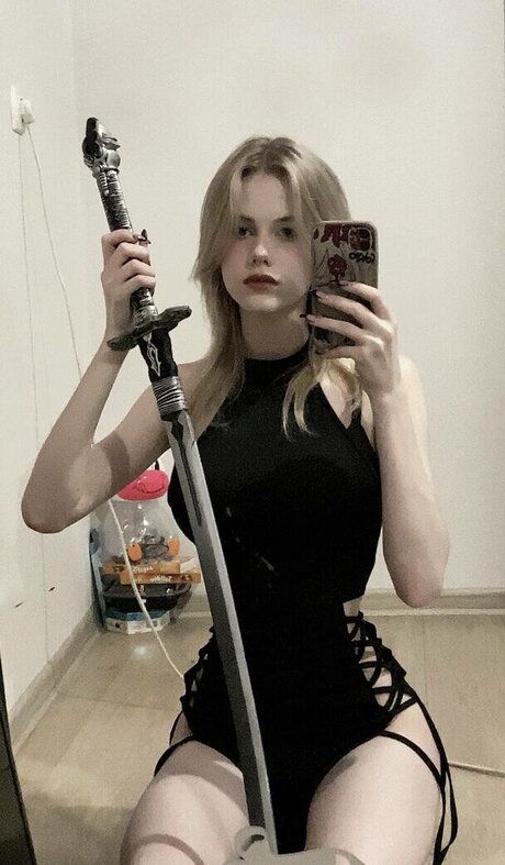 hefxtom nude model picture