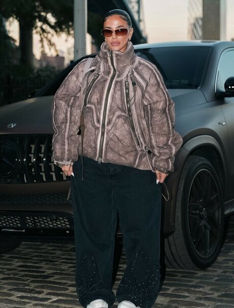 baddiejuu pornstar hot image