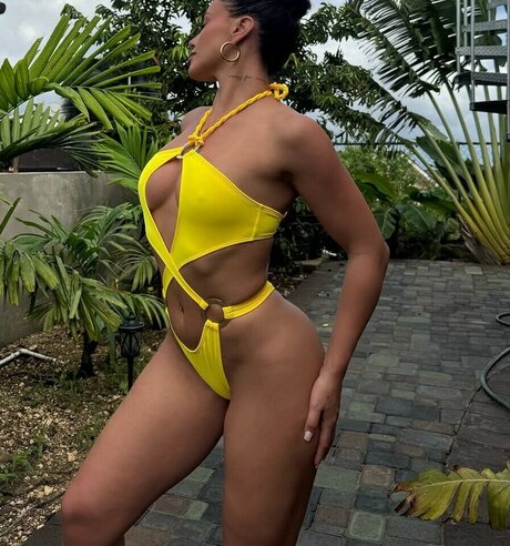 baddiejuu exclusive model picture