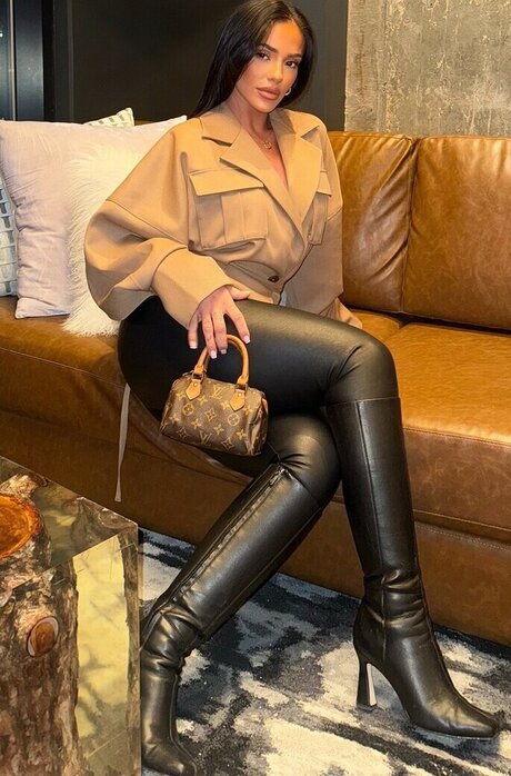 baddiejuu xxx pornstar pictures