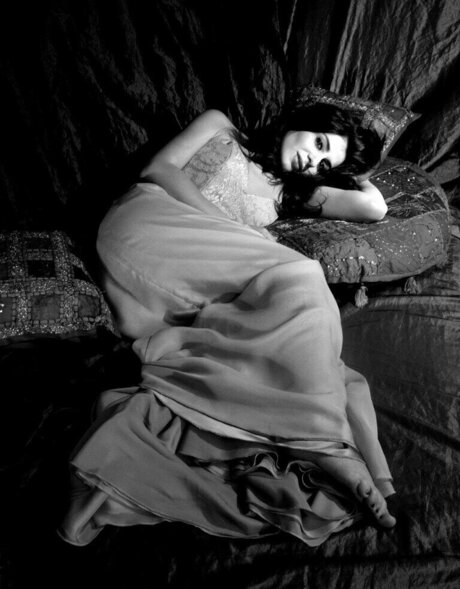 Julie Zenatti free model pictures