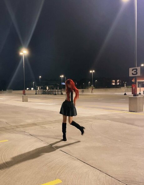 komocos model pretty pic