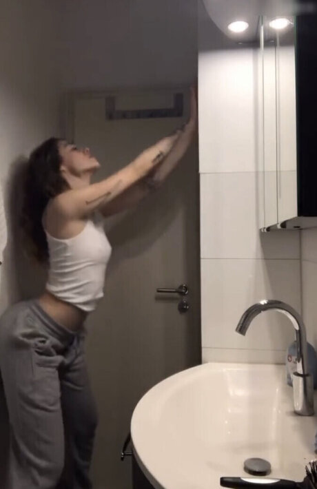 Janaxnell profile image