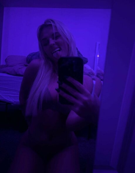 Bella Paulson pornstar nude picture