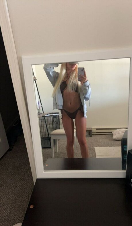 Bella Paulson hot model pics